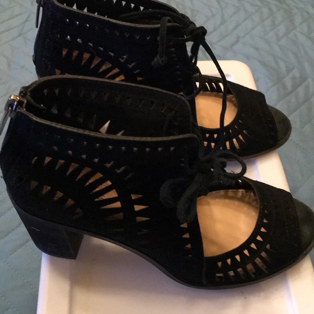 Black Vince Camuto bootie